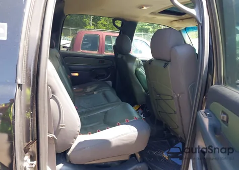 2002 Chevrolet Avalanche 1500 из США, поврежденный, VIN 3GNEK13T02G150336